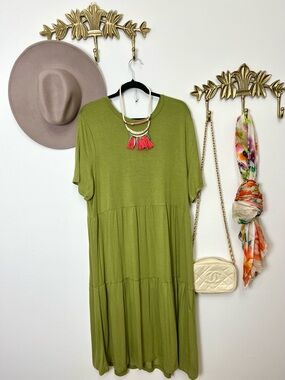 🆕Olive Green Tiered Short-Sleeve Dress - XL ptp 24” l 46”